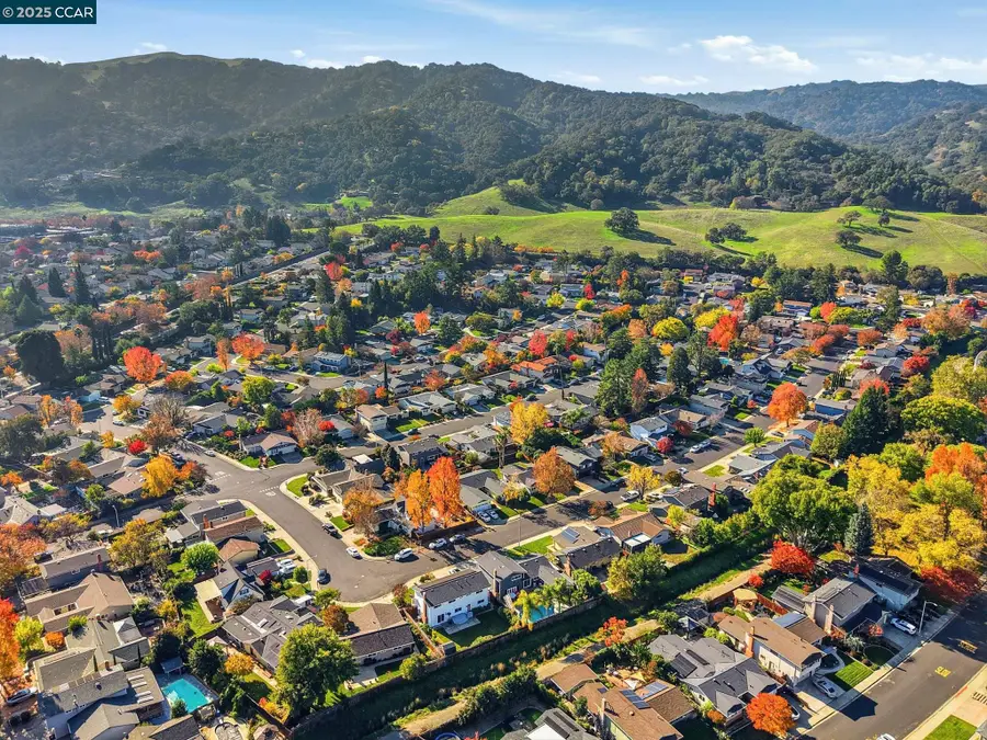 7519 Driftwood Way, Pleasanton, CA 94588 - Image #3