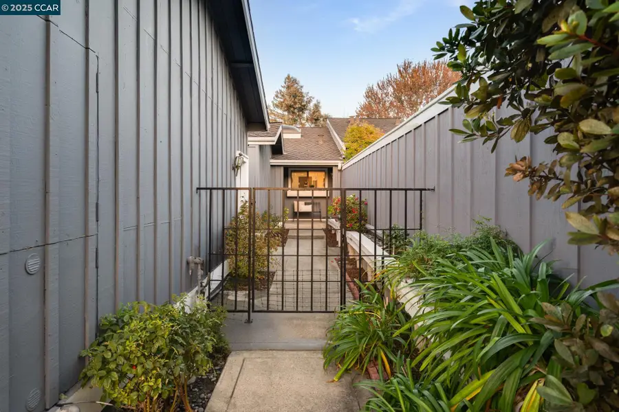 1942 Rancho Verde Circle E, Danville, CA 94526 - Image #3