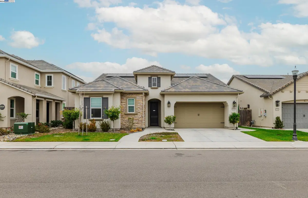 2929 Cammie Ln, Lodi, CA 95242 - Image #1
