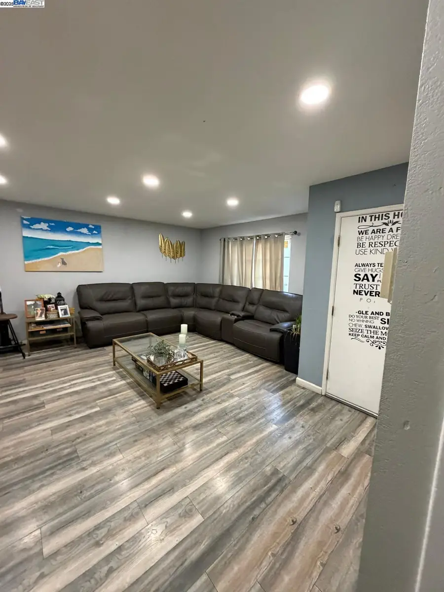 250 S 47th St, Richmond, CA 94804 - Image #2
