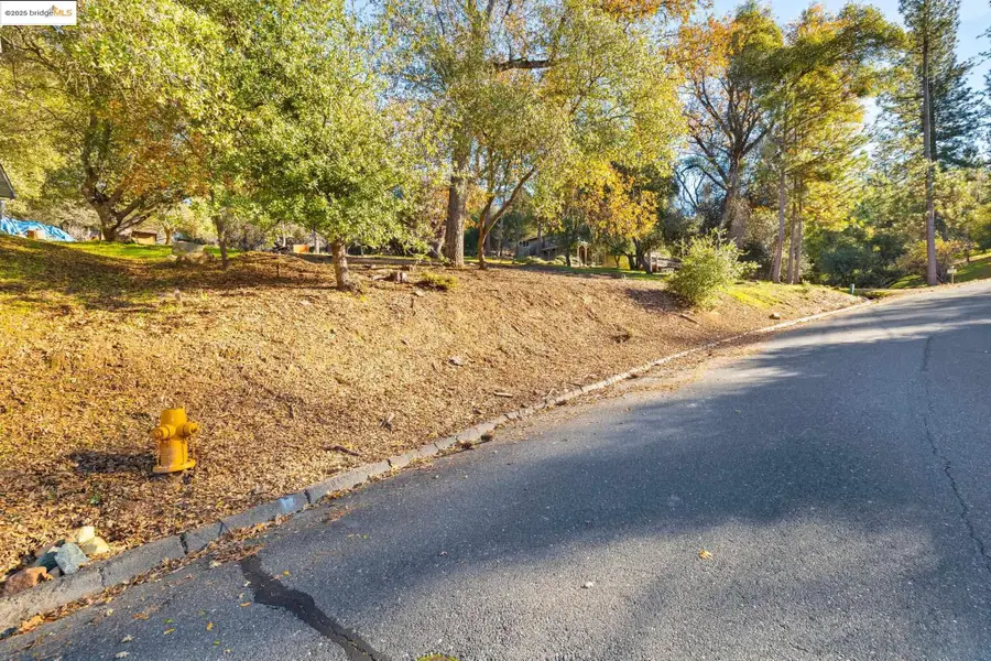 8/143 Hillhurst Cr, Groveland, CA 95321 - Image #2