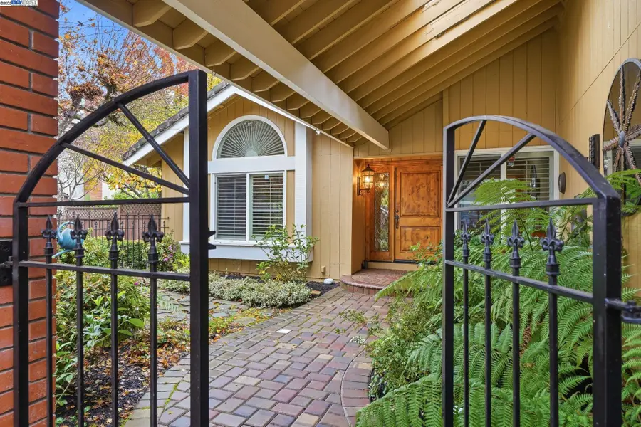 66 Oakridge Ct, Danville, CA 94526 - #2