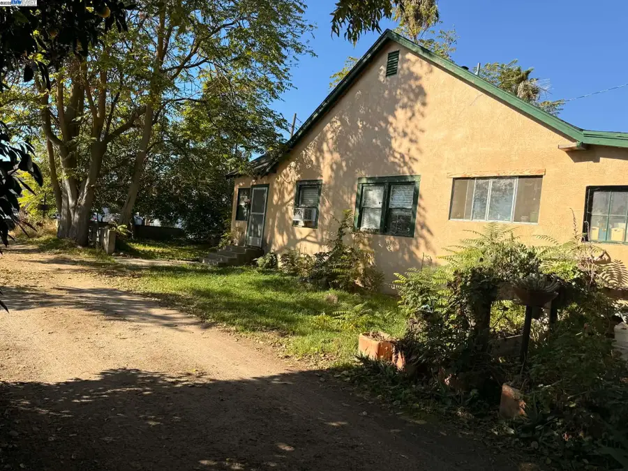 124/130/136 Yosemite Meadows Dr, Modesto, CA 95357 - Image #2