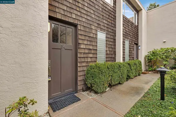 1470 Creekside Dr #34, Walnut Creek, CA 94596