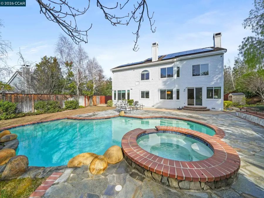 376 Blue Oak Ln, Clayton, CA 94517 - Image #2