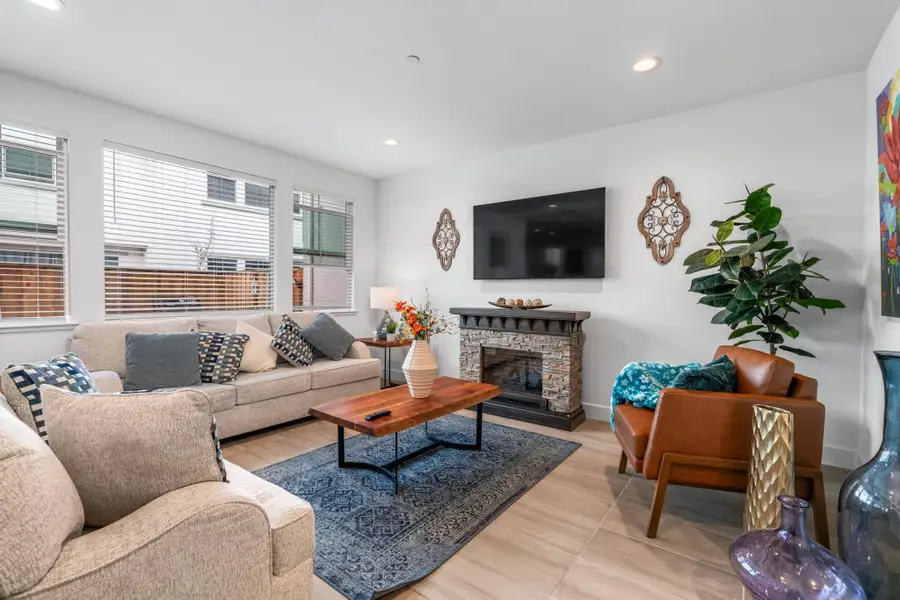 157 E Frost Dr, Mountain House, CA 95391 - #2