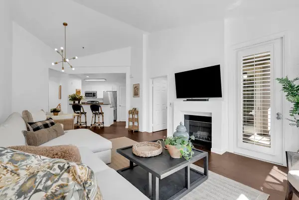 180 Caldecott #314, Oakland, CA 94618