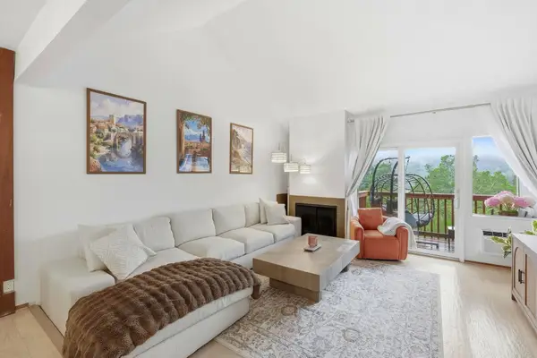 1956 Ascot Dr, Moraga, CA 94556