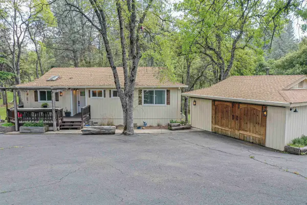 12874 Green Valley Cir, Groveland, CA 95321