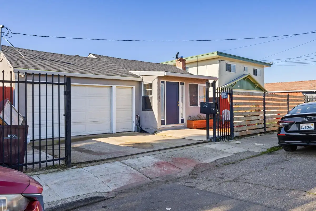 7447 Lockwood St, Oakland, CA 94621 - #1