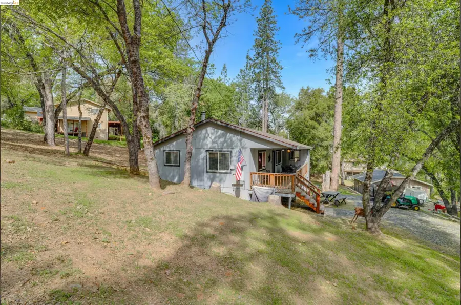 18996 Digger Pine St., Groveland, CA 95321 - #2