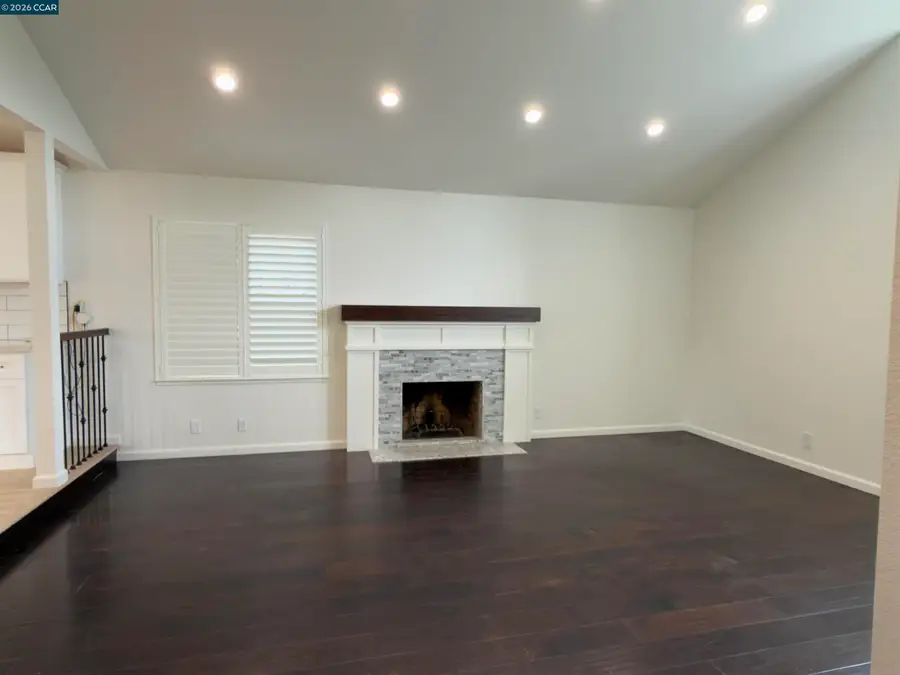 8240 Rhoda Ave, Dublin, CA 94568 - Image #2