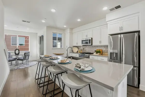 29322 Hub Ln, Hayward, CA 94544