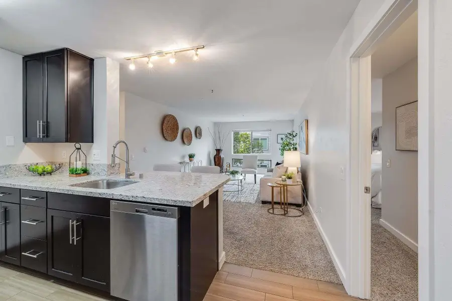 6400 Christie Ave #2215, Emeryville, CA 94608 - #2