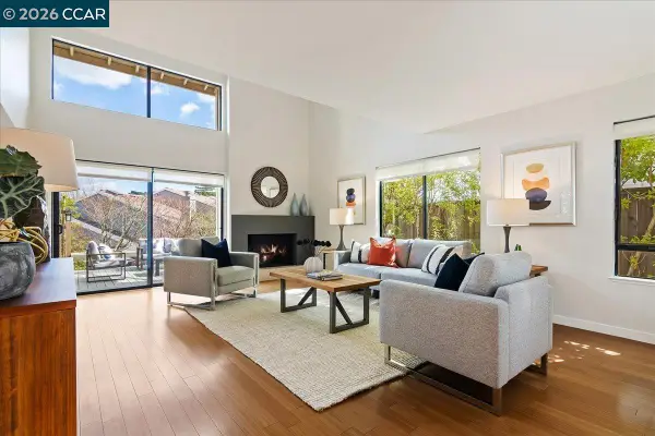 7 Doral Dr, Moraga, CA 94556