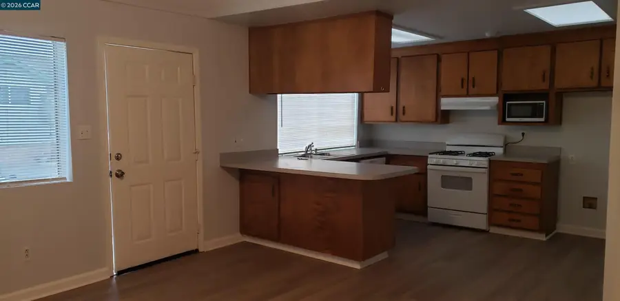 158 E 15th St, Pittsburg, CA 94565 - Image #2