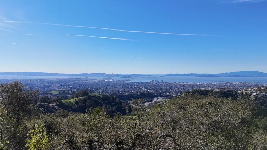 6108 Skyline Blvd, Oakland, CA 94611 - Image #3