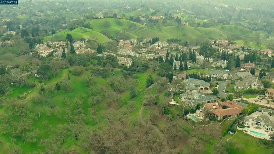 100 Los Balcones, Alamo, CA 94507 - Image #2