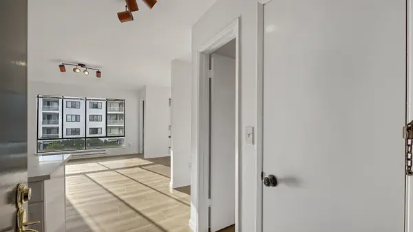 4 Anchor Drive #F331, Emeryville, CA 94608