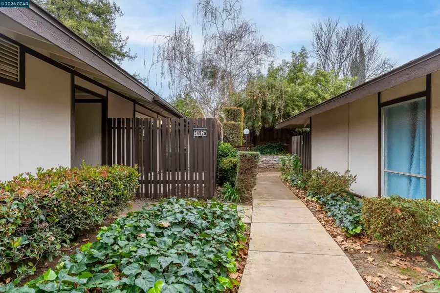 5492 Roundtree Dr #A, Concord, CA 94521 - Image #3
