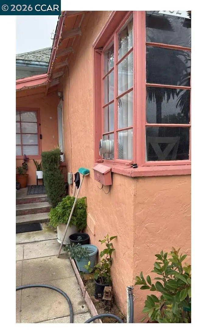 632 W 25th St, Merced, CA 95340 - Image #2