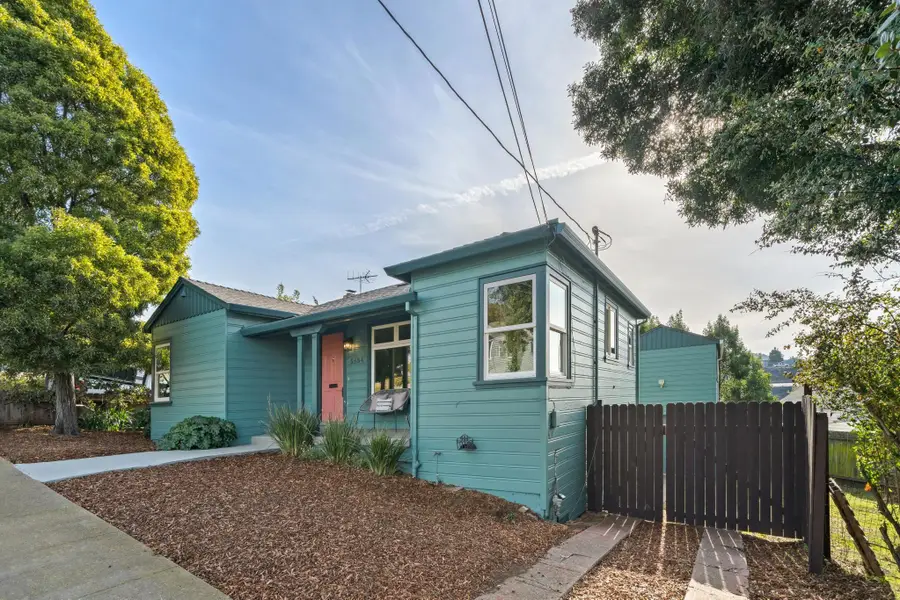 5634 Burlingame Ave, Richmond, CA 94804 - Image #2