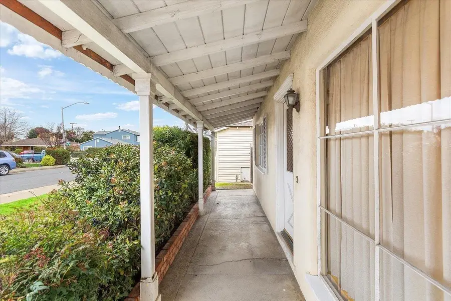 4105 Branson Dr, San Mateo, CA 94403 - Image #3