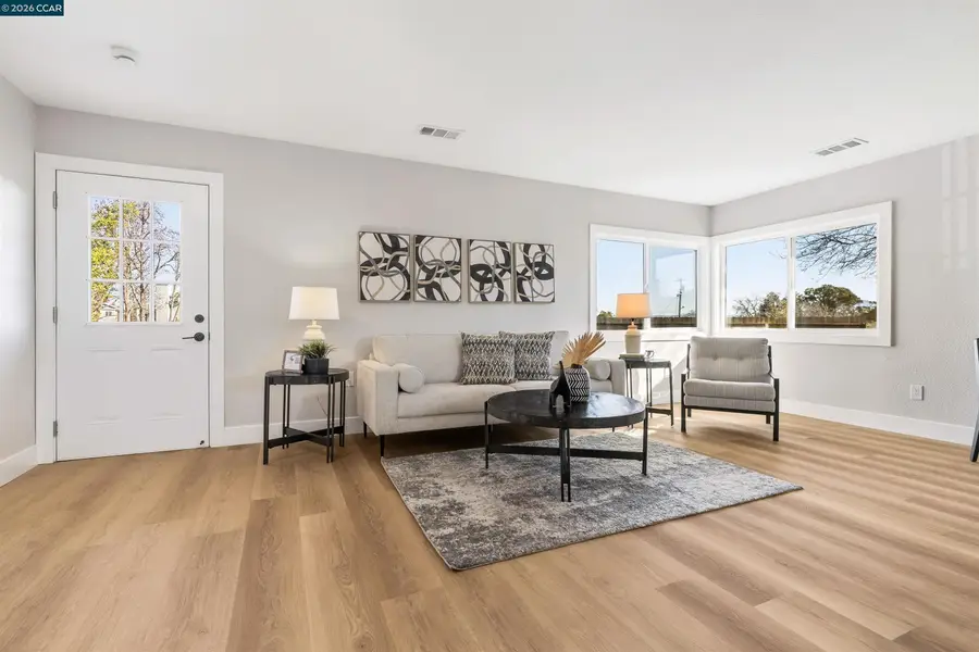 3102 Pine St, Martinez, CA 94553 - Image #2