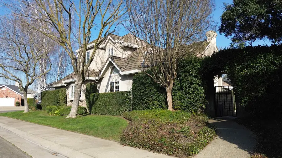 2350 Saint Anton Dr, Lodi, CA 95242 - Image #3