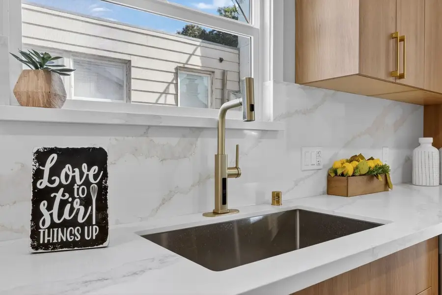 356 Belleview Dr, San Leandro, CA 94577 - Image #3