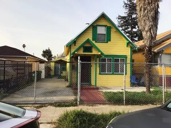 9325 Hillside St, Oakland, CA 94603