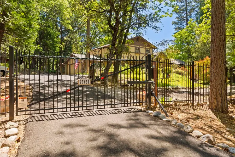 23451 Lakewood Dr, Twain Harte, CA 95383 - Image #3