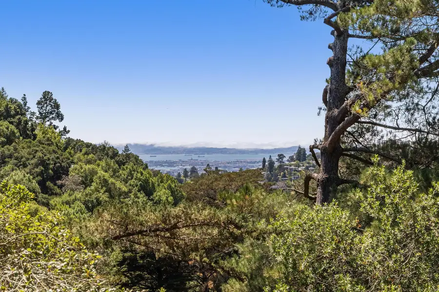 5899 Westover Dr, Oakland, CA 94611 - #3