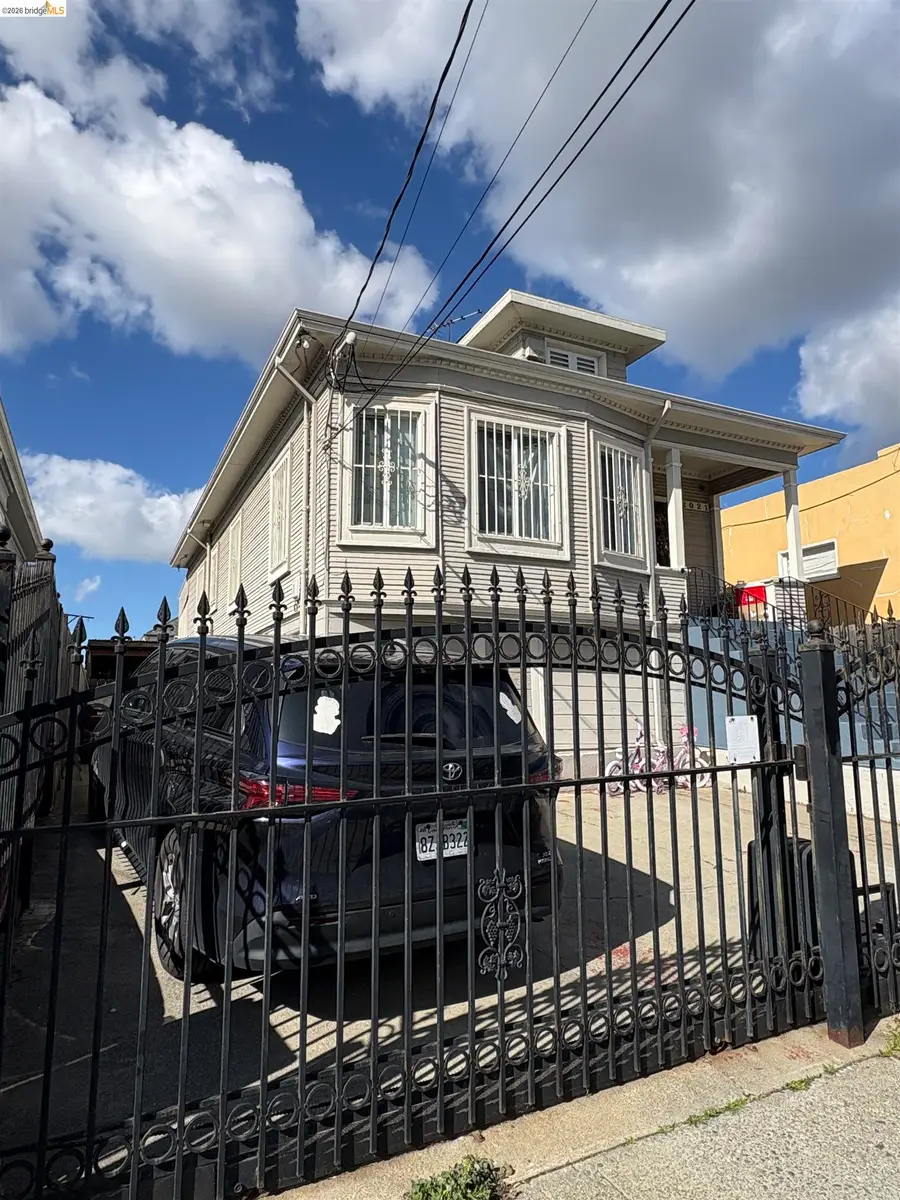 2021 Mitchell St, Oakland, CA 94601 - #3