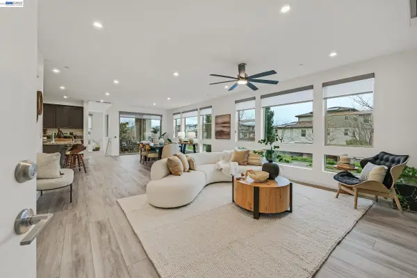 5630 Central Parkway Unit 202 #202, Dublin, CA 94568