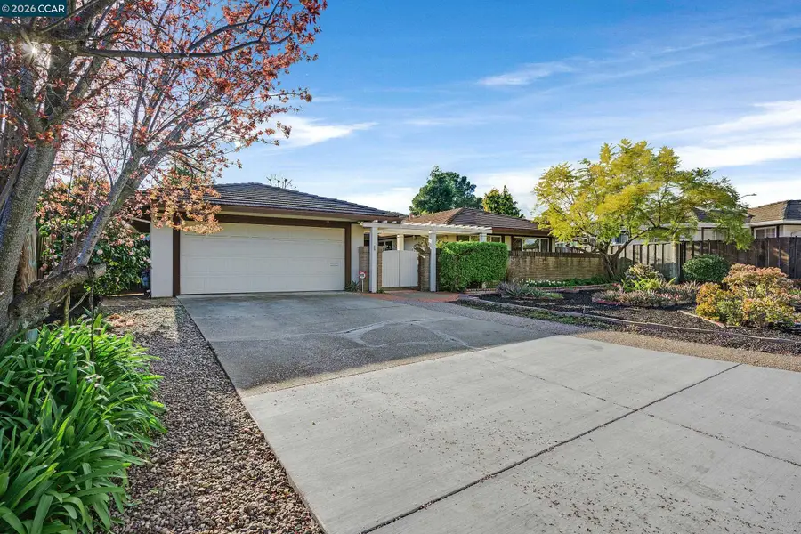 27889 Farm Hill Dr, Hayward, CA 94542 - #2