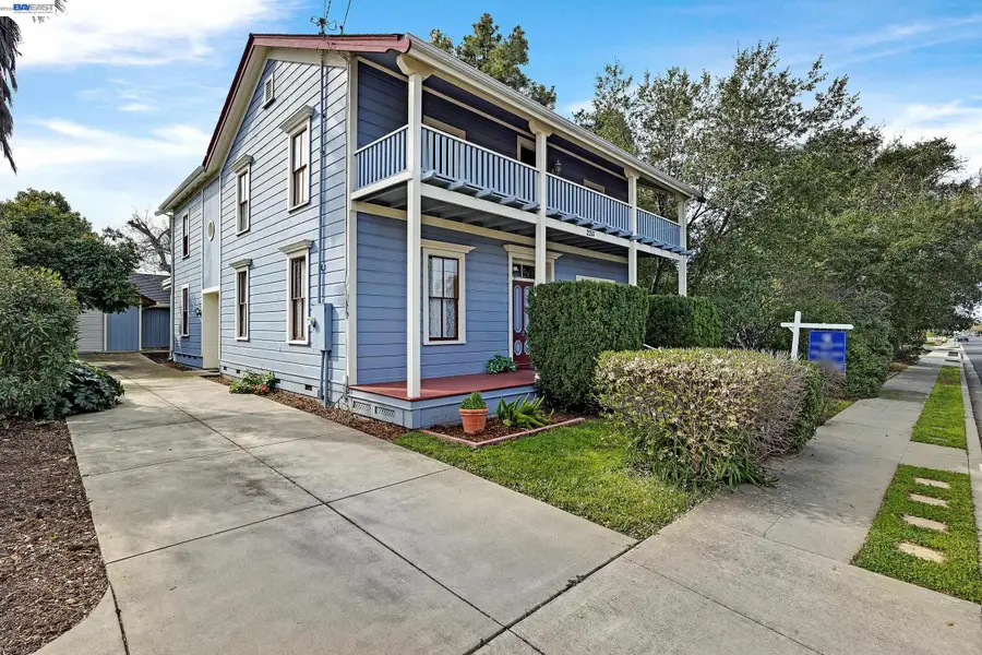 2211 College Avenue, Livermore, CA 94550 - #2