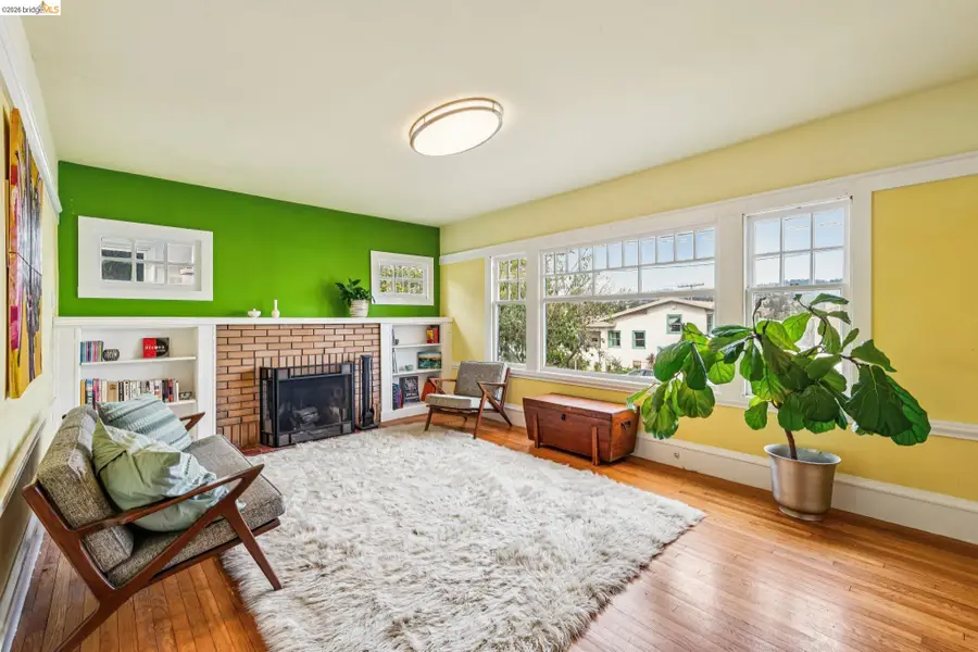 1066 Bayview Ave, Oakland, CA 94610 - #2