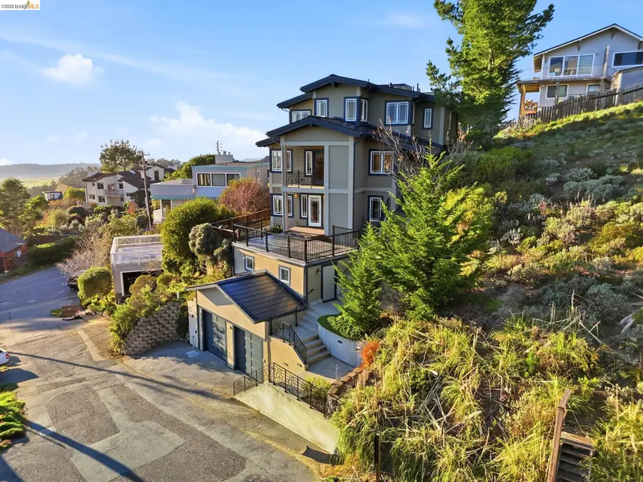 107 Dolphine Ave, El Granada, CA 94018 - #3