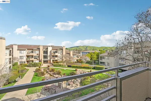 39206 Guardino Dr #310, Fremont, CA 94538