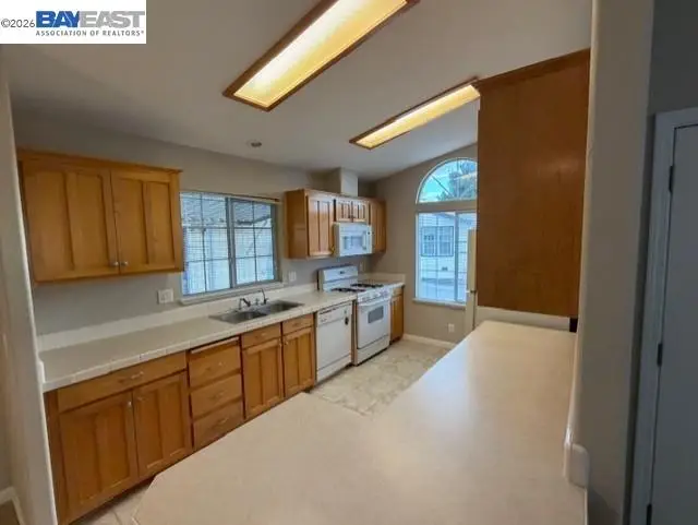 1200 W Winton Ave #90, Hayward, CA 94545 - #3