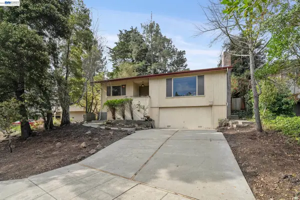 2033 Trafalgar Pl, Oakland, CA 94611