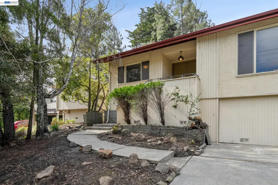 2033 Trafalgar Pl, Oakland, CA 94611 - #2