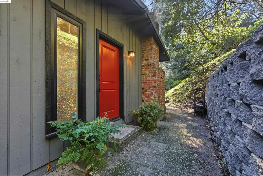 6416 Valley View Rd, Oakland, CA 94611 - #3