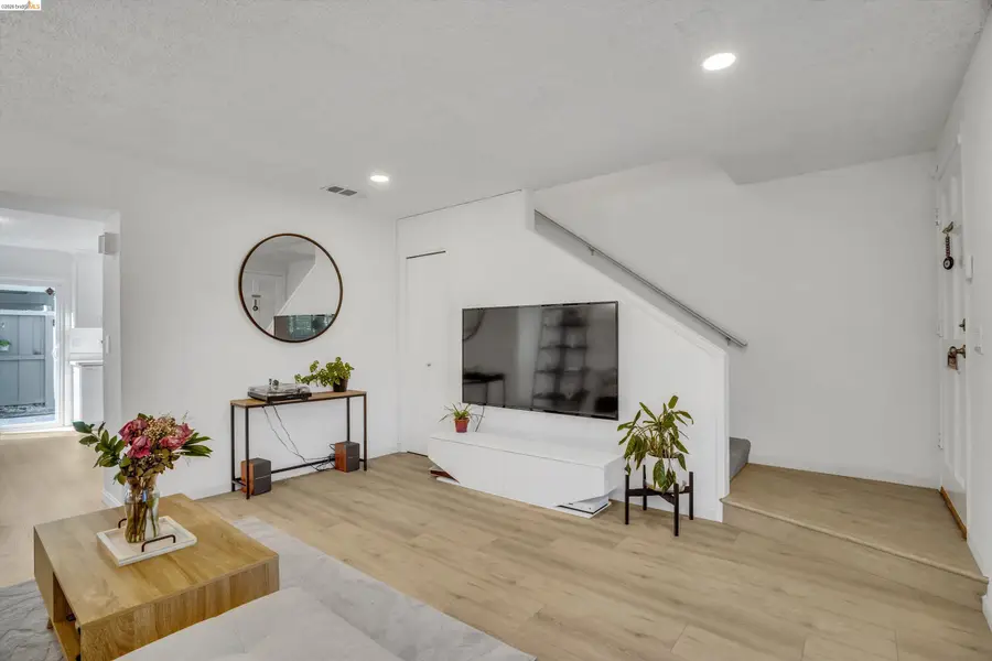 1260 Pine Creek Way #I, Concord, CA 94520 - #3