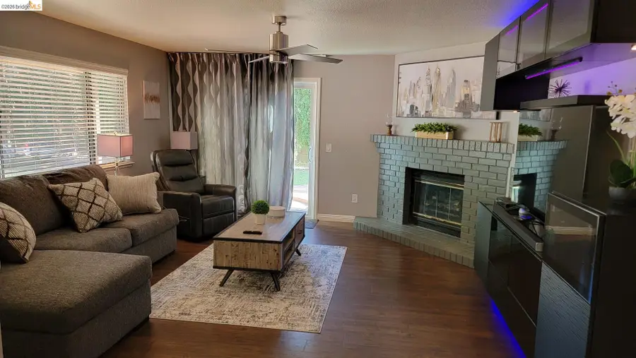 1839 42nd St, Sacramento, CA 95819 - #3