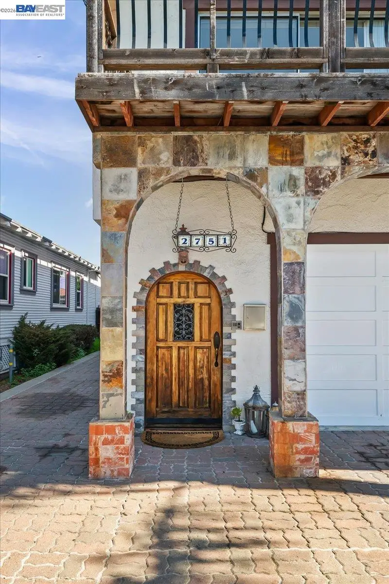 2751 Wallace St, Berkeley, CA 94702 - #2