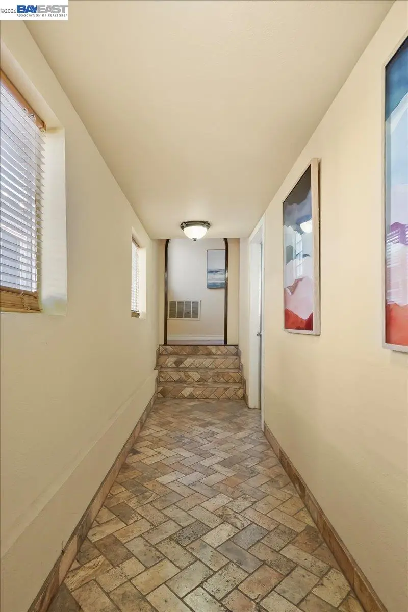 2751 Wallace St, Berkeley, CA 94702 - #3