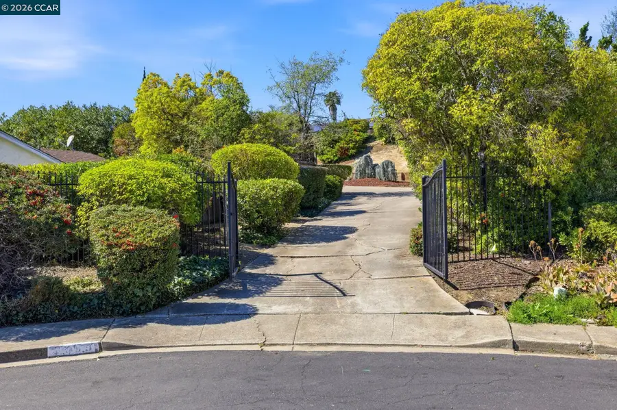 2359 Platt Dr, Martinez, CA 94553 - #2