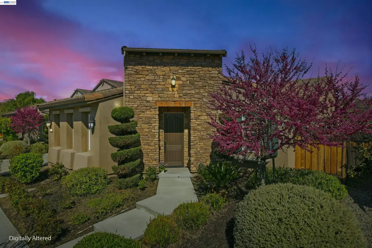 215 E Cara Ct, Mountain House, CA 95391 - #1